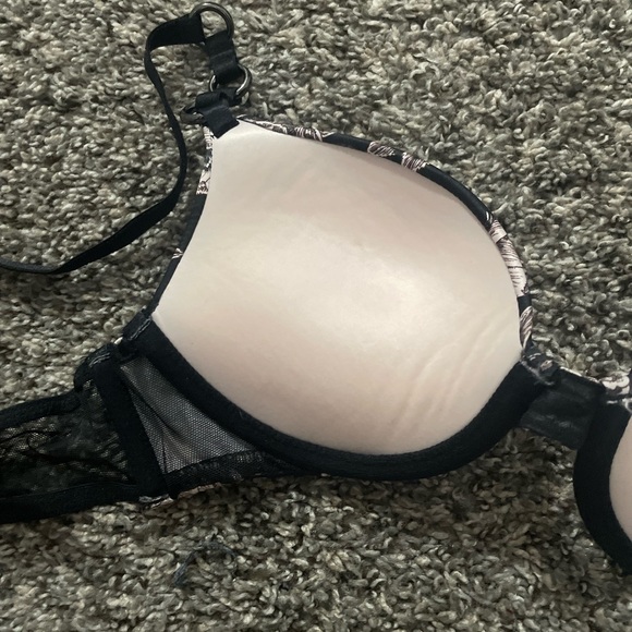 Victorias Secret Very Sexy push-up bra 32b - Picture 5 of 7